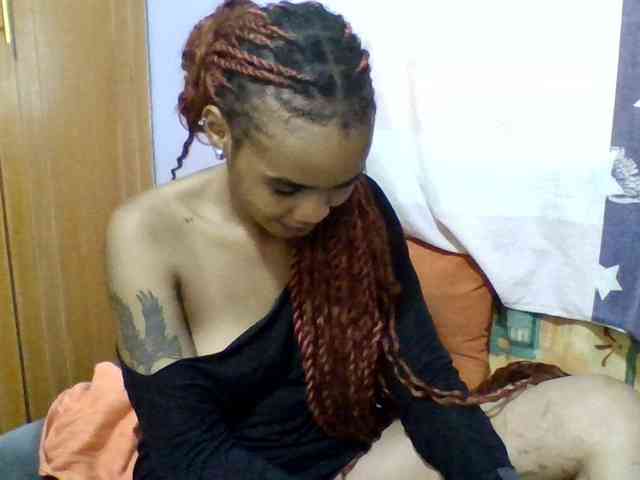 Prettie-brownskin webcam