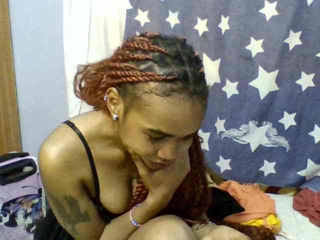 Prettie-brownskin webcam