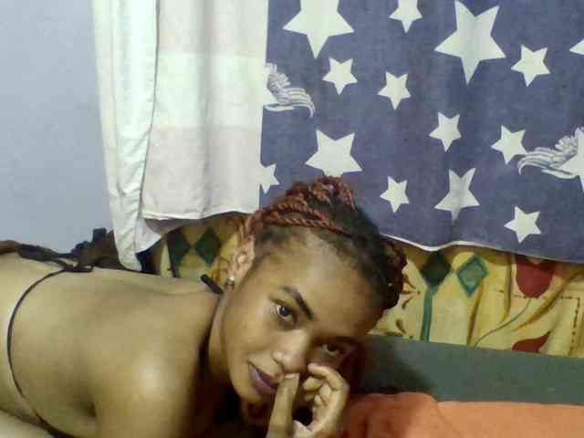 Prettie-brownskin webcam