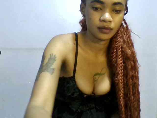 Prettie-brownskin webcam