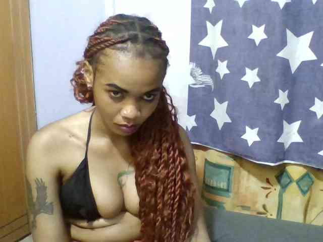 Prettie-brownskin webcam