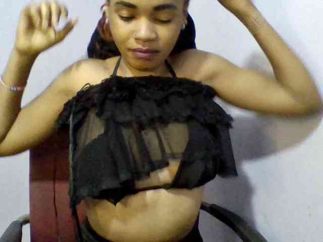 Prettie-brownskin Prettie-brownskin