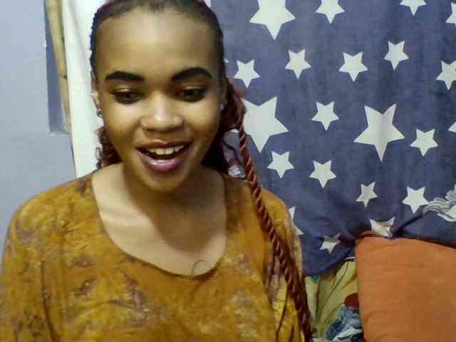 Prettie-brownskin webcam