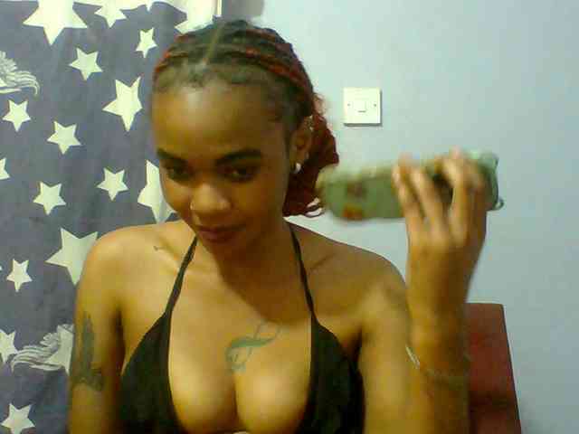 Prettie-brownskin webcam