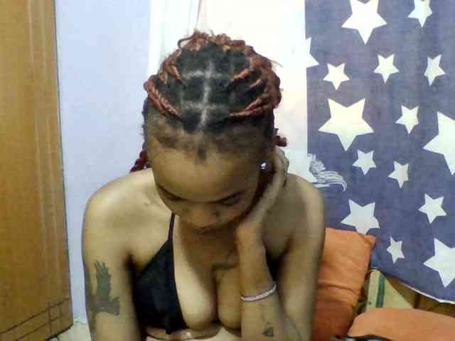 Prettie-brownskin webcam