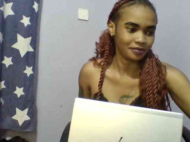 Prettie-brownskin webcam