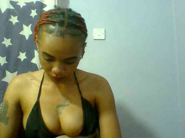 Prettie-brownskin webcam