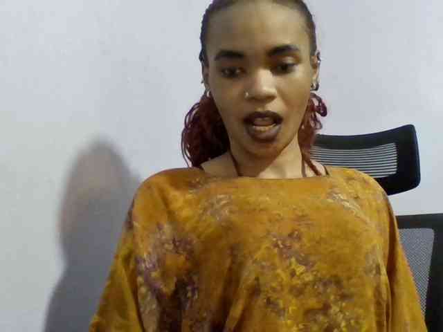 Prettie-brownskin webcam
