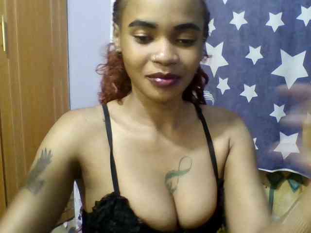 Prettie-brownskin webcam