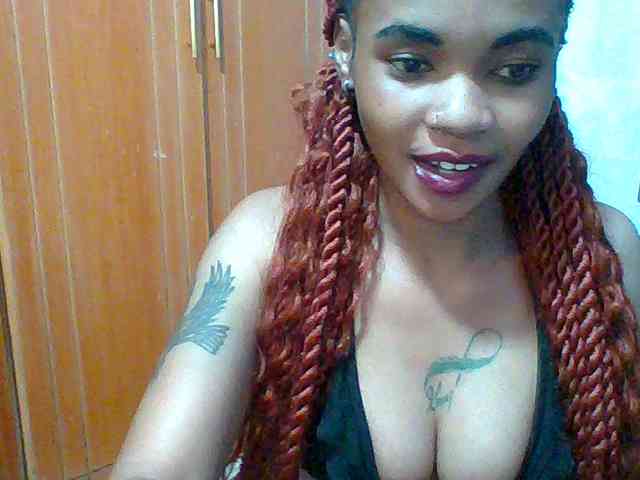 Prettie-brownskin webcam