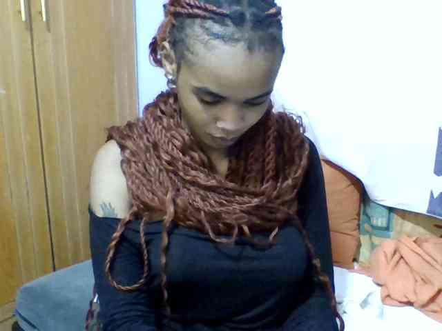Prettie-brownskin webcam