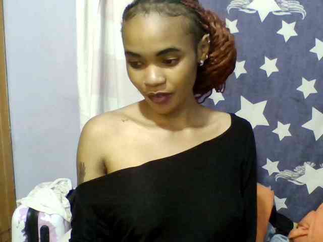 Prettie-brownskin webcam