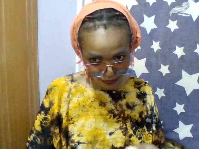 Prettie-brownskin webcam