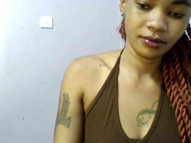 Prettie-brownskin webcam