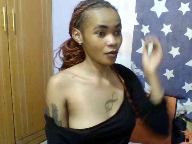 Prettie-brownskin webcam