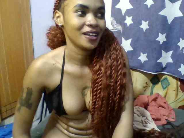 Prettie-brownskin webcam