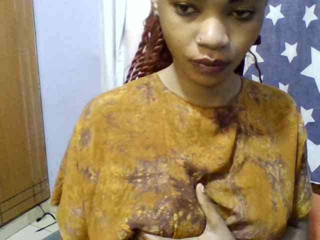 Prettie-brownskin webcam