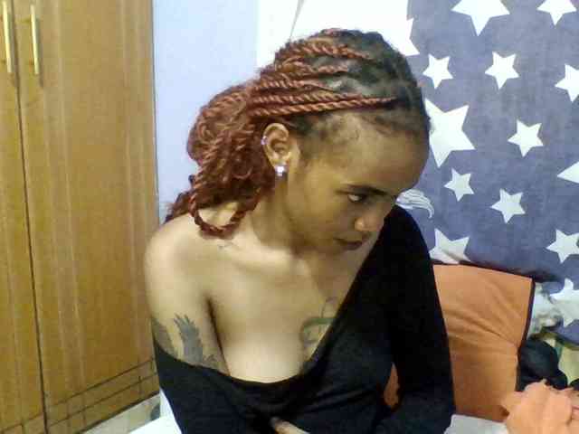 Prettie-brownskin webcam