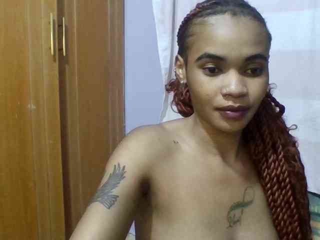Prettie-brownskin webcam