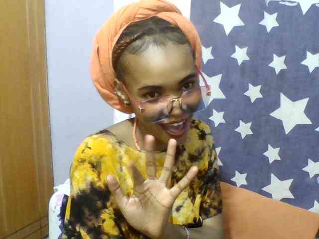Prettie-brownskin webcam