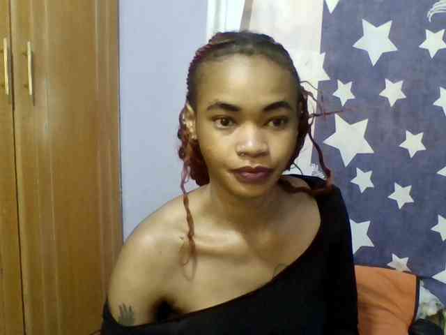 Prettie-brownskin webcam