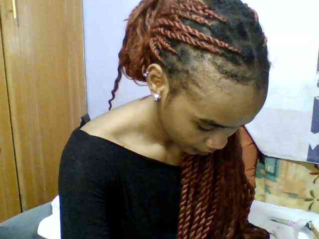 Prettie-brownskin webcam