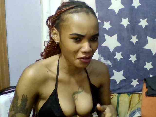 Prettie-brownskin webcam