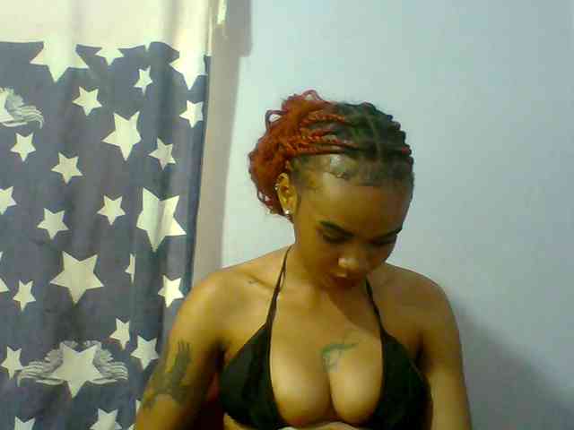 Prettie-brownskin webcam