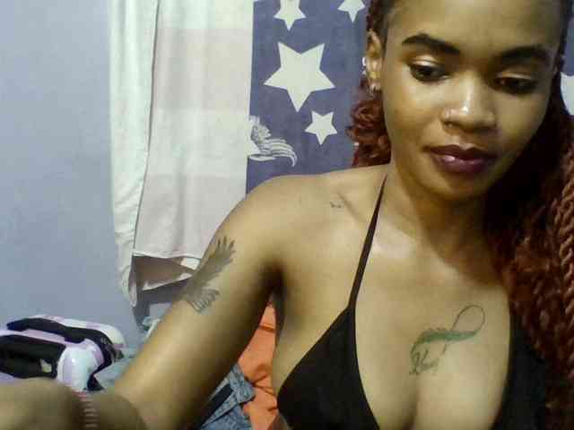 Prettie-brownskin webcam