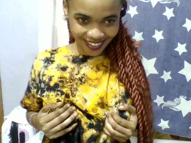Prettie-brownskin webcam