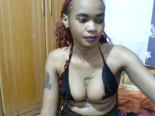 Prettie-brownskin webcam