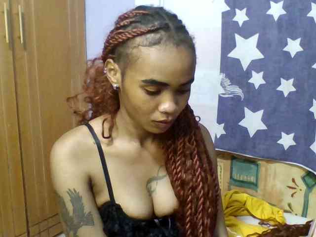 Prettie-brownskin webcam
