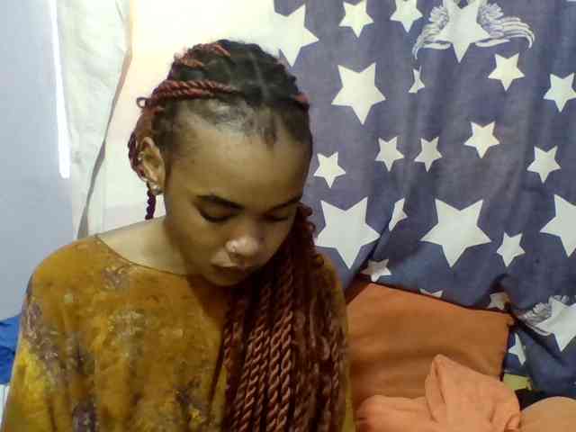 Prettie-brownskin webcam