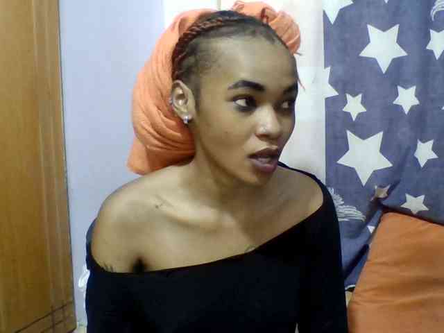 Prettie-brownskin webcam