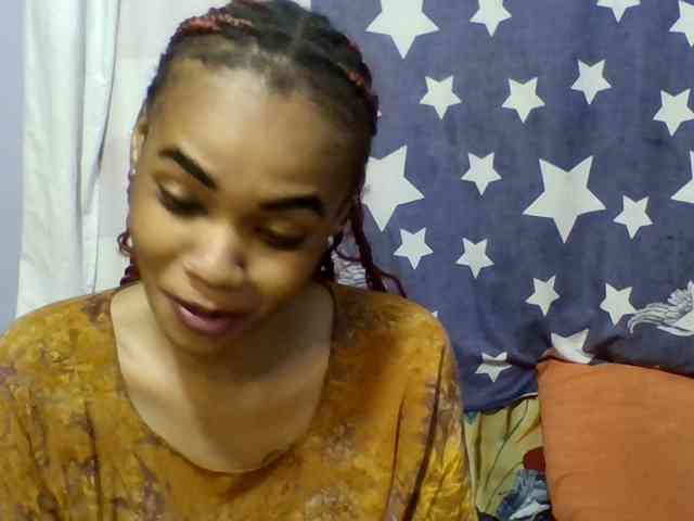 Prettie-brownskin webcam