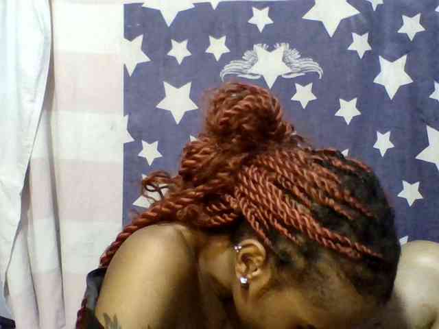 Prettie-brownskin webcam