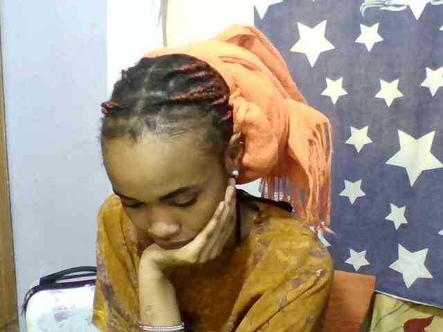 Prettie-brownskin webcam