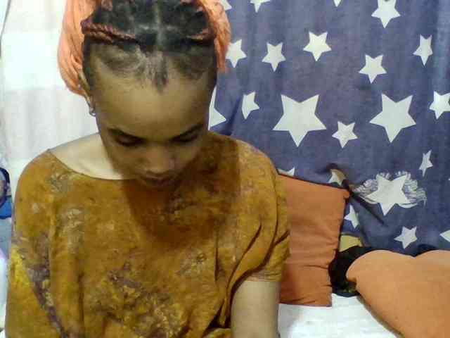 Prettie-brownskin webcam