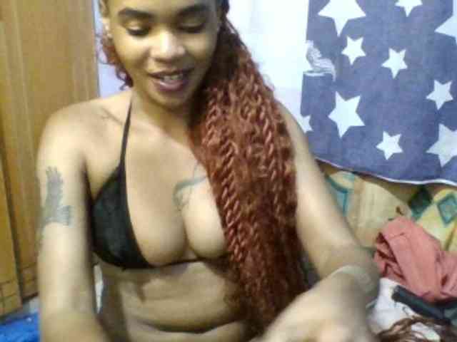 Prettie-brownskin webcam