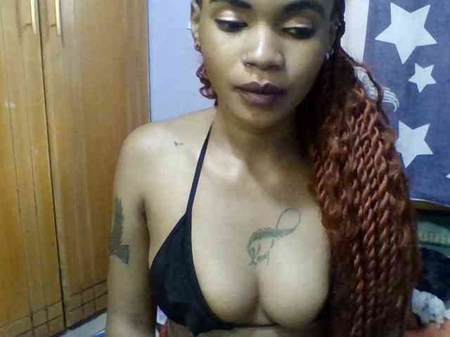 Prettie-brownskin webcam
