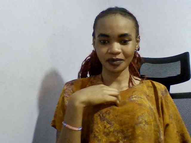 Prettie-brownskin webcam