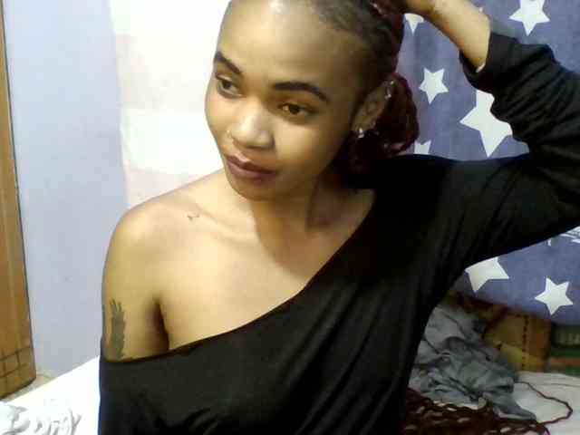 Prettie-brownskin webcam