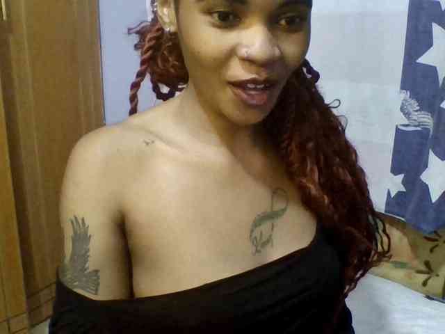 Prettie-brownskin webcam