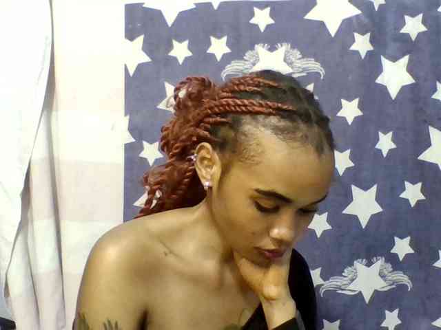Prettie-brownskin webcam