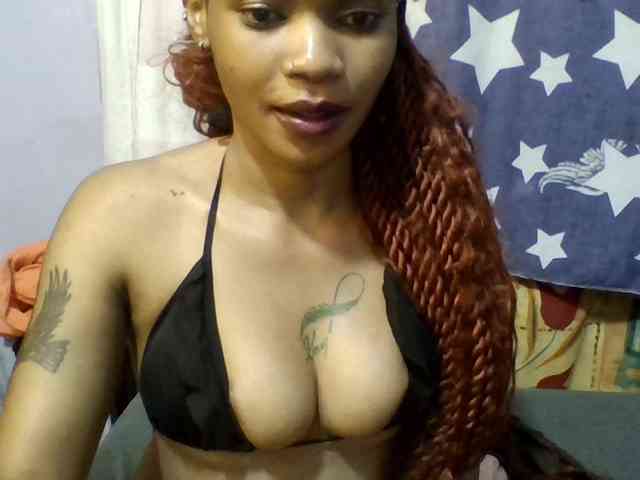 Prettie-brownskin webcam