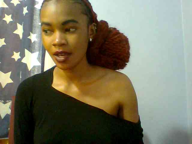 Prettie-brownskin webcam