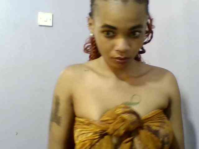 Prettie-brownskin webcam
