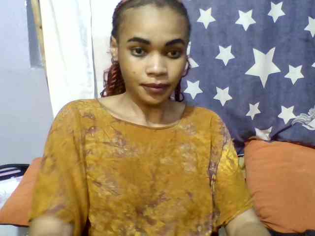 Prettie-brownskin webcam