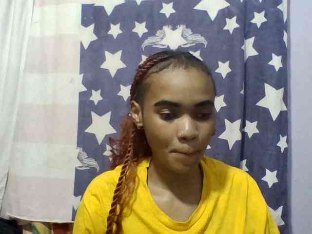 Prettie-brownskin webcam