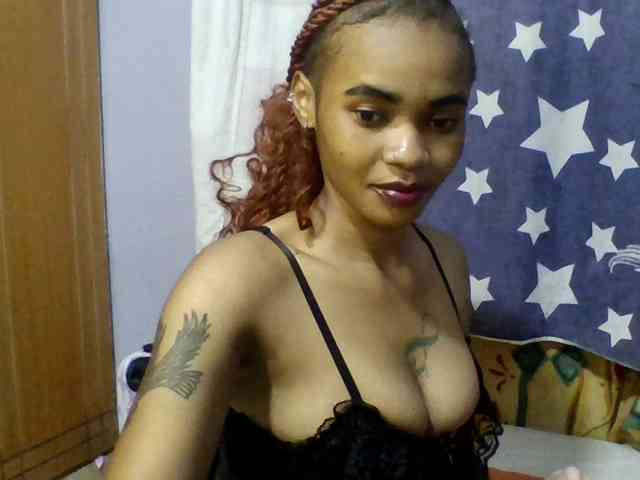 Prettie-brownskin webcam